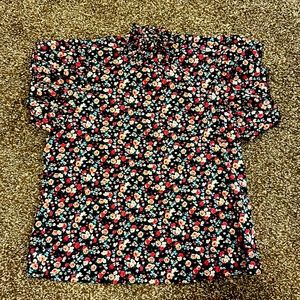 SHEIN short sleeve, small turtleneck, size 6 Or medium